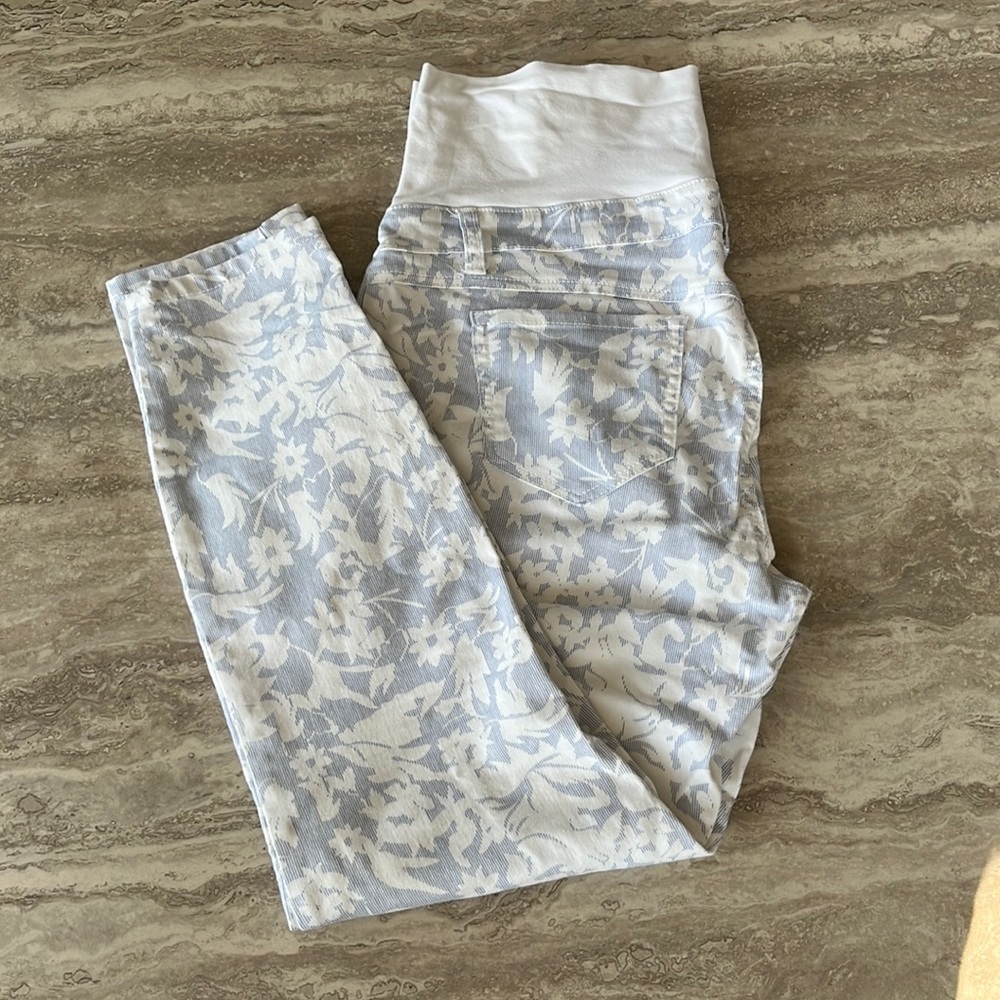 *MATERNITY* white flower jeans